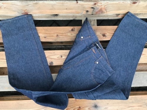 spodnie jeansowe zerowaste sklep Alternative Textiles