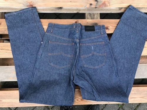 spodnie jeansowe zerowaste sklep Alternative Textiles