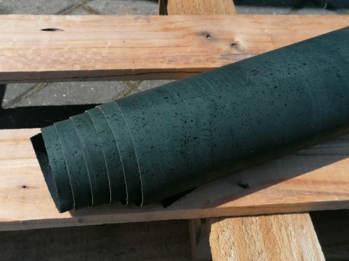 tkanina korkowa w kolorze zielonej butelki