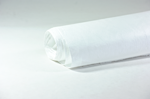 Tyvek®  Soft w rolce, w kolorze białym, o grubości 43g.