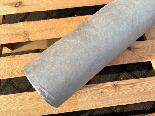 Tyvek ® Classic - NADRUK jasny szary  - w rolce szerokość 150 cm - 60g/m2 (cena za 0,5m)