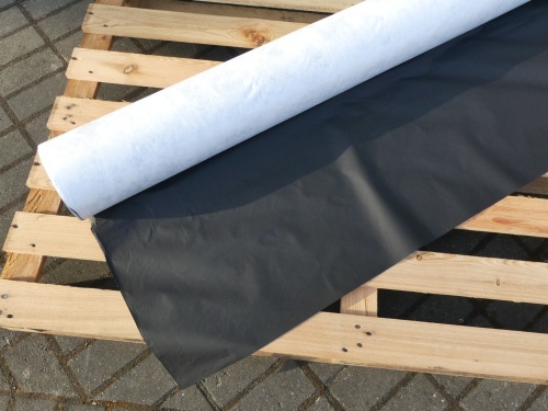 Tyvek ® Soft PU CZARNY matowy - w rolce szerokość 145 cm - 135g/m2 (cena za 0,5m)