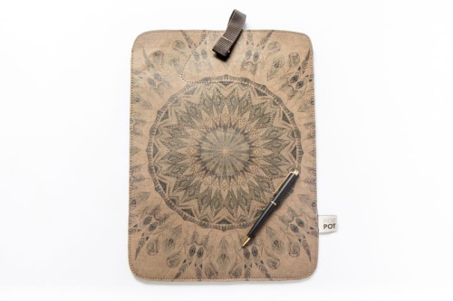 etui na tablet z washpapa wzory mandala na czekoladzie